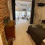 Courthouse Apartments Slavi